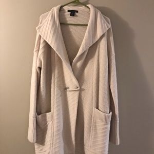 Tahari lambswool sweater